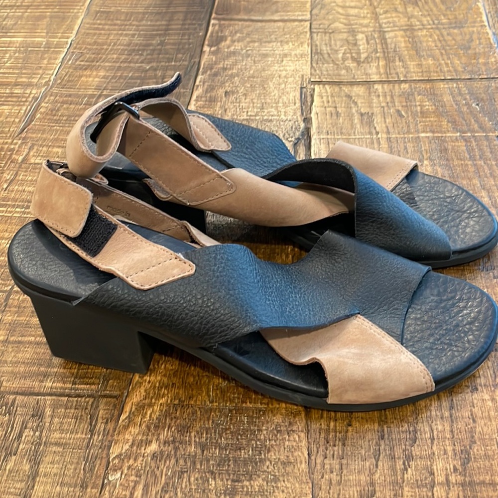 1 and 1/2 inch comfy sandals with adjustable straps